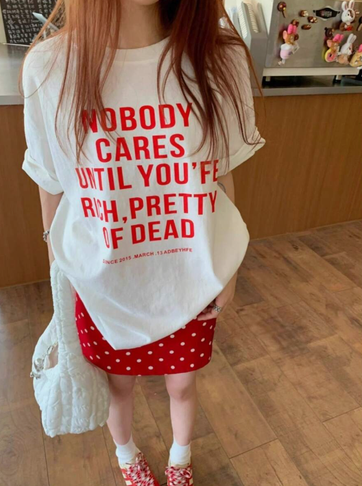 200g純綿Tシャツ2025年夏レディース新作半袖純綿ホリデー柄半袖丸首カップル着用小シャツトップス