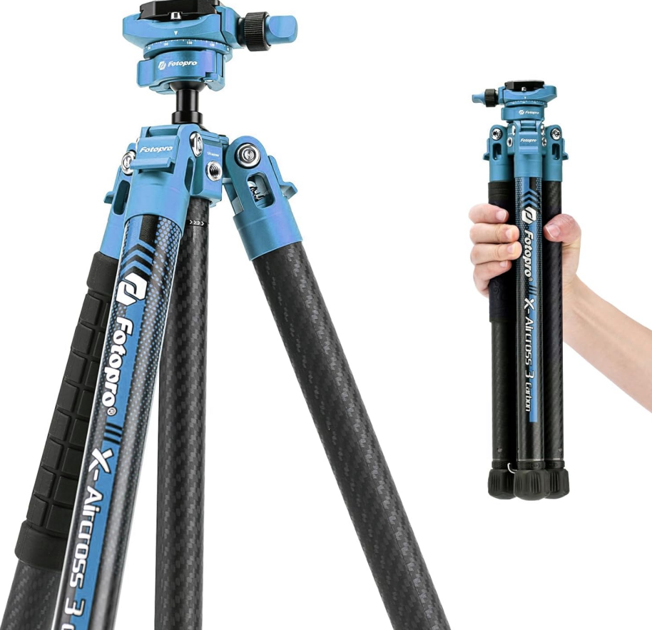 Fotopro カーボン三脚 ５段調節 カメラ 三脚 152CM 0.81kg 軽量 旅行 三脚 カメラ DSLR 荷重最大10kgまで バッグ & 隠し式携帯電話ホルダー付き X-Aircross 3 Lite ブルー